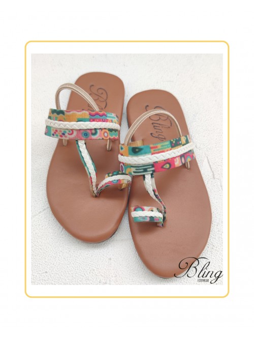 Print white kolhapuri