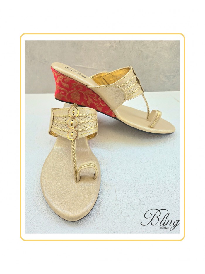 Shimmer Red Kolhapuri