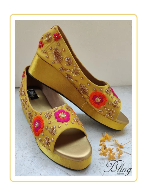 Golden handwork platforms